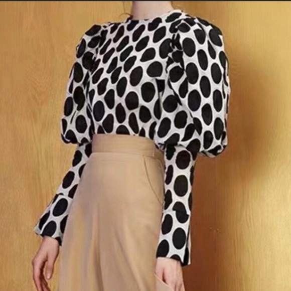 Blu Trends Tops - Ivory Top w/Black Large Polka Dots